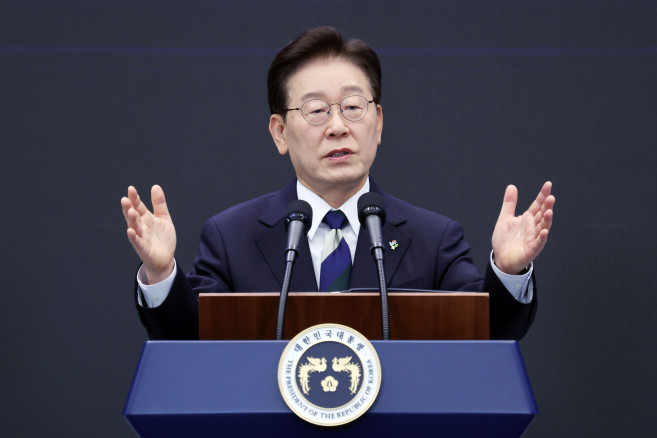 ▲이재명 대통령이 30일 광주 김대중컨벤션센터에서 열린 서남권 첨단산업 발전비전 국민보고회에서 축사하고 있다. (연합뉴스)