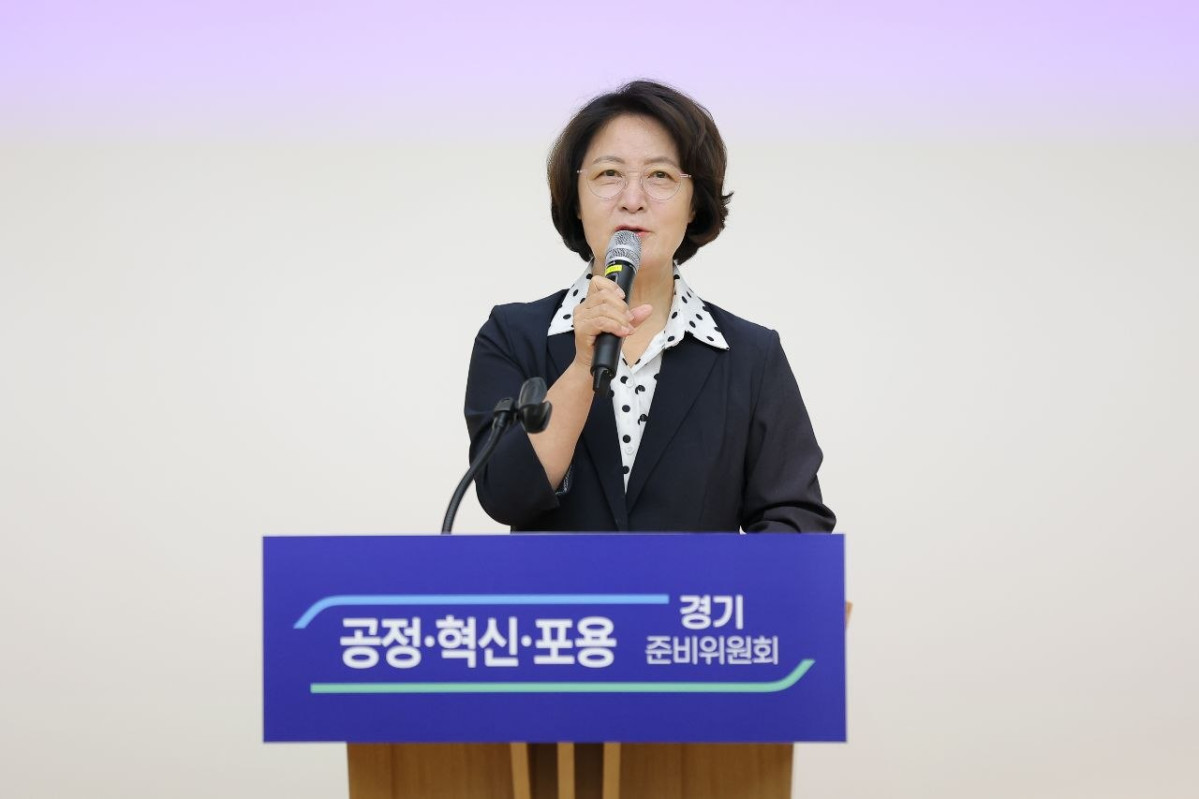 ▲추미애 경기도지사 당선인이 공정·혁신·포용 경기준비위원회 종합보고회에서 마이크를 쥐고 강하게 발언하고 있다. 
추 당선인은 7월 1일 취임과 동시에 전원 외부인사 10명으로 구성된 '경기도 재정혁신TF'를 전격 가동해 세입 확충과 세출 구조조정을 병행하는 재정 대수술에 착수할 예정이다. (공정·혁신·포용 경기준비위원회)