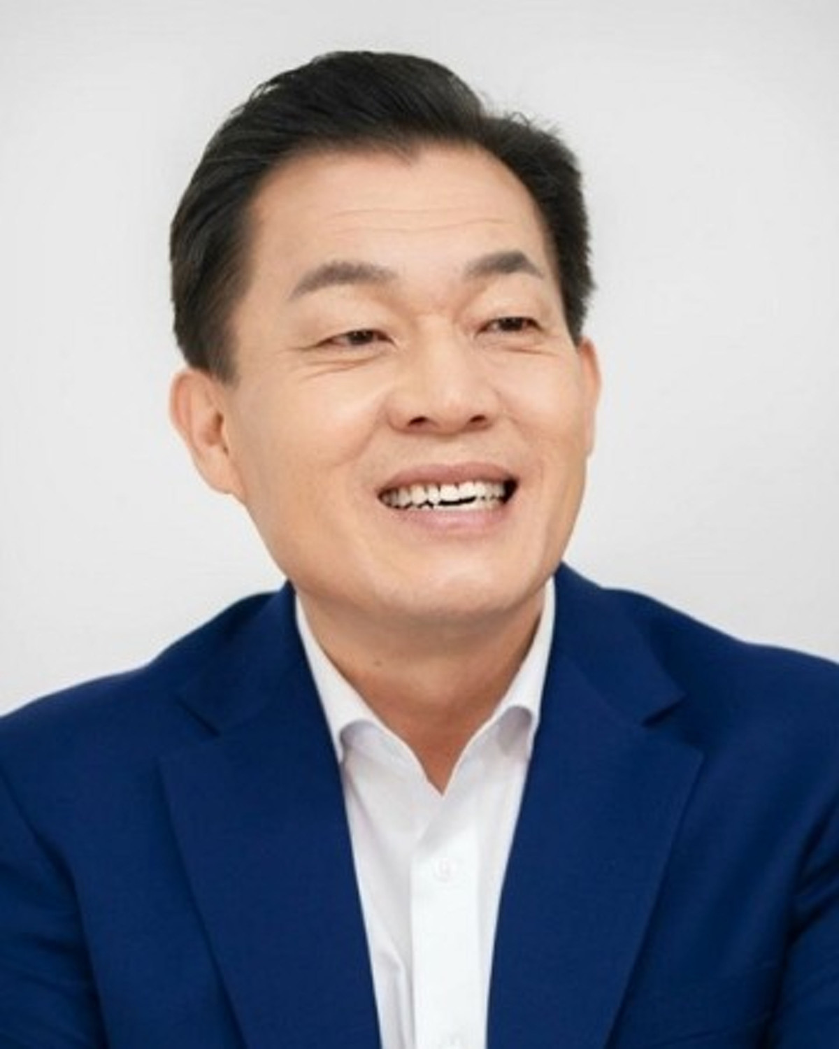 ▲이재준 수원특례시장. 이 시장은 7월 1일 민선 9기 첫날 수원현충탑 참배에 이어 청년벤처기업 소통 간담회를 갖고 저녁 7시에는 수원SK아트리움 대공연장에서 시민 1000여 명과 함께하는 '수원 포 유(Suwon For You)' 행사로 새 시정의 비전을 선포할 예정이다. (수원특례시)