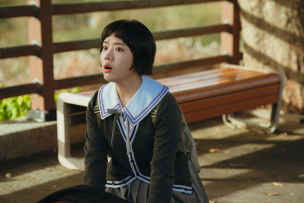 ▲'로맨스의 절댓값' 김향기(사진출처 = 쿠팡플레이 )