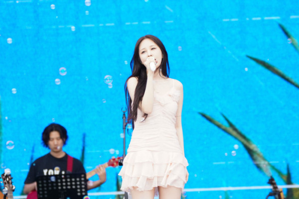 ▲2026 위버스콘 페스티벌 위버스파크 데이 헤드라이너 ‘권진아’(사진출처=하이브)
