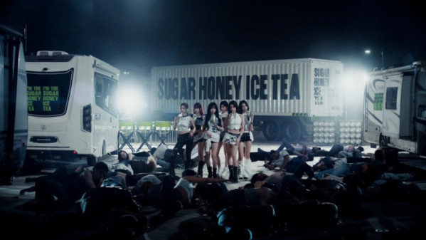 ▲'SUGAR HONEY ICE TEA' 뮤직비디오(사진출처=YG엔터테인먼트)