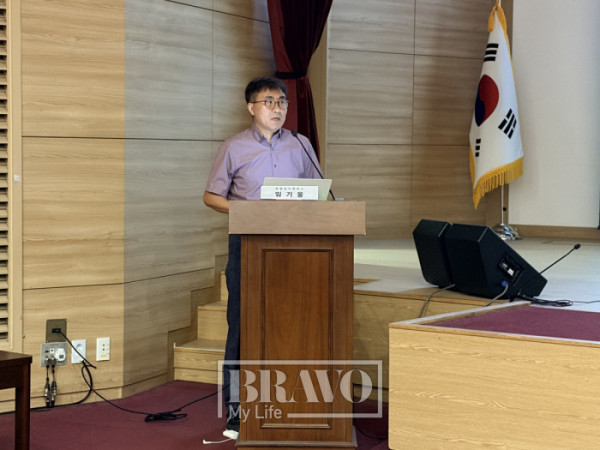 ▲12일 서울 여의도 국회의원회관에서 열린 '초고령사회, 실버타운이 미래다' 정책토론회에서 임기웅 란달유디케어스 및 홋도리하비리시스템즈 대표가 발표하고 있다.(박지수 기자 jsp@)