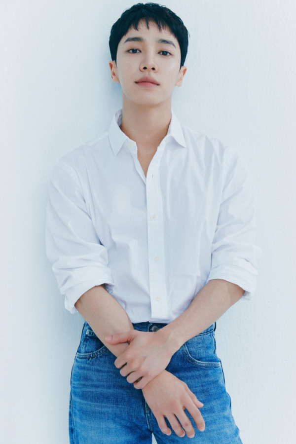 ▲이기광(사진출처 = 어라운드어스)