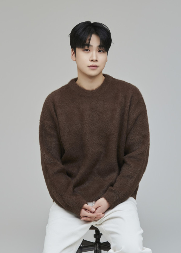 ▲이수호(사진출처= 아우라엔터테인먼트, 제나두엔터테인먼트)