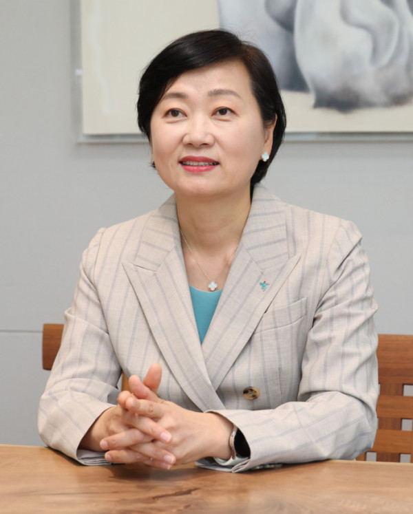 ▲이은정 하나은행 하나더넥스트 본부장이 서울 중구 KEB하나은행 본점에서 브라보마이라이프와 인터뷰를 하고 있다. 고이란 기자 photoeran@