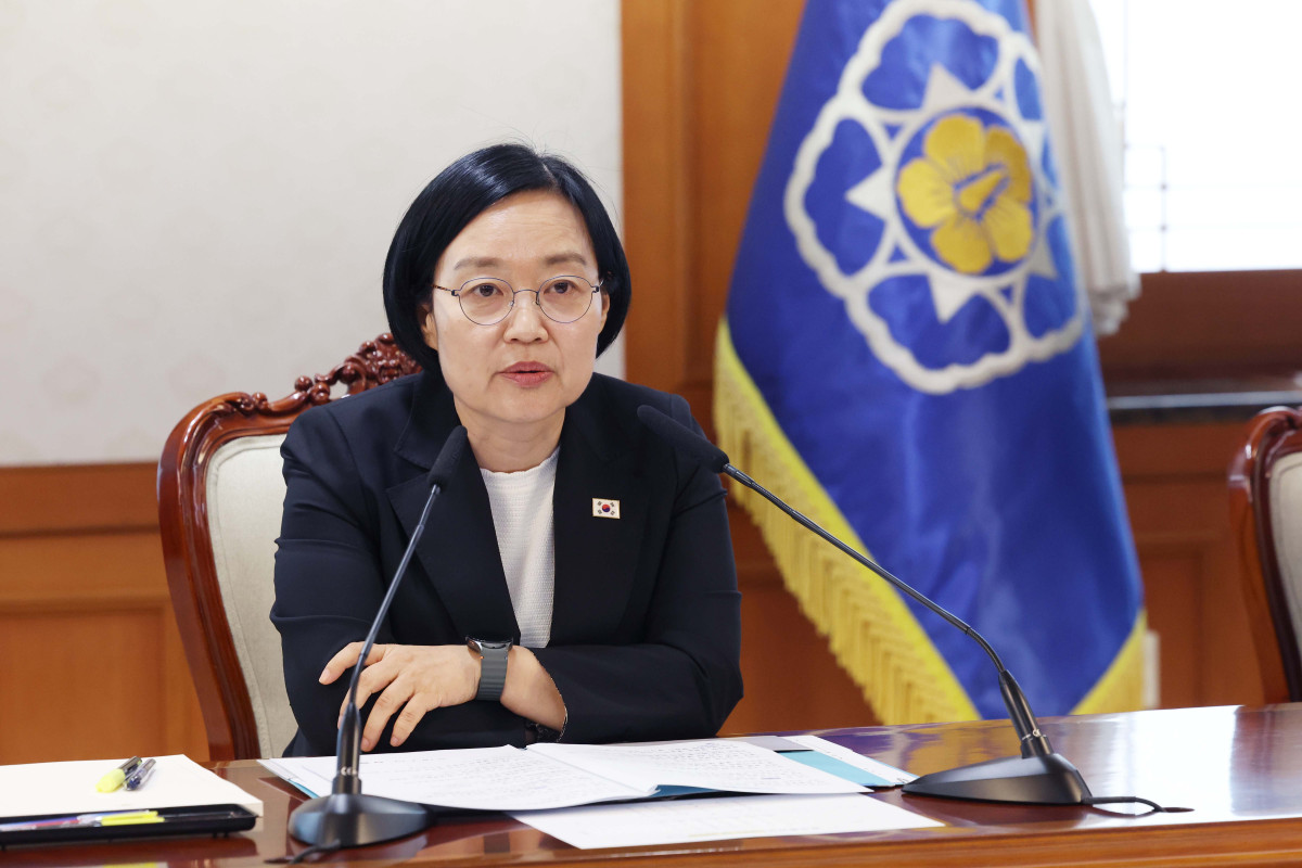 ▲한성숙 국무총리가 1일 서울 종로구 정부서울청사에서 열린 AI 관계장관 간담회에서 모두발언을 하고 있다. 신태현 기자 holjjak@