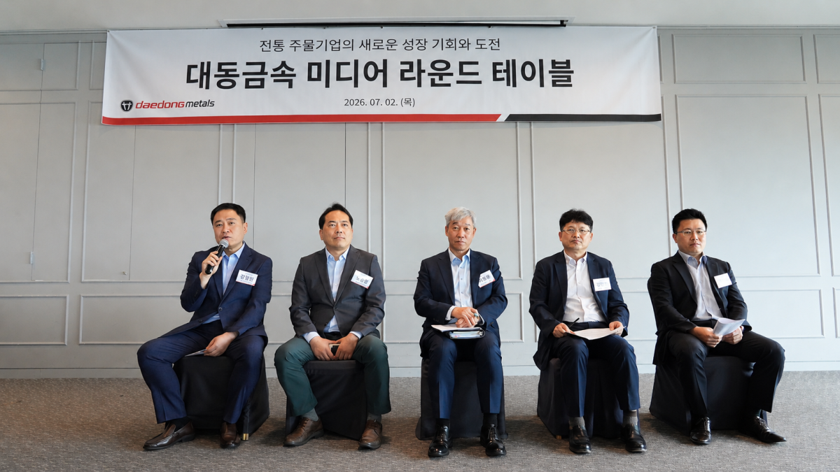 ▲이풍우 대표를 비롯한 대동금속 관계자들이 기자들과의 질의응답을 진행하고 있다. (사진제공=대동)