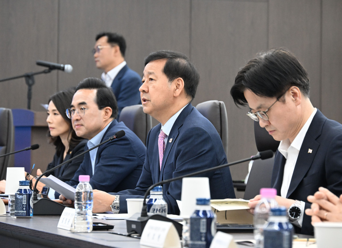 ▲구윤철 부총리 겸 재정경제부 장관이 7월 2일 세종특별자치시 한미전략투자공사에서 열린 '제1차 한미전략투자 운영위원회'를 주재, 모두발언을 하고 있다. (재정경제부)