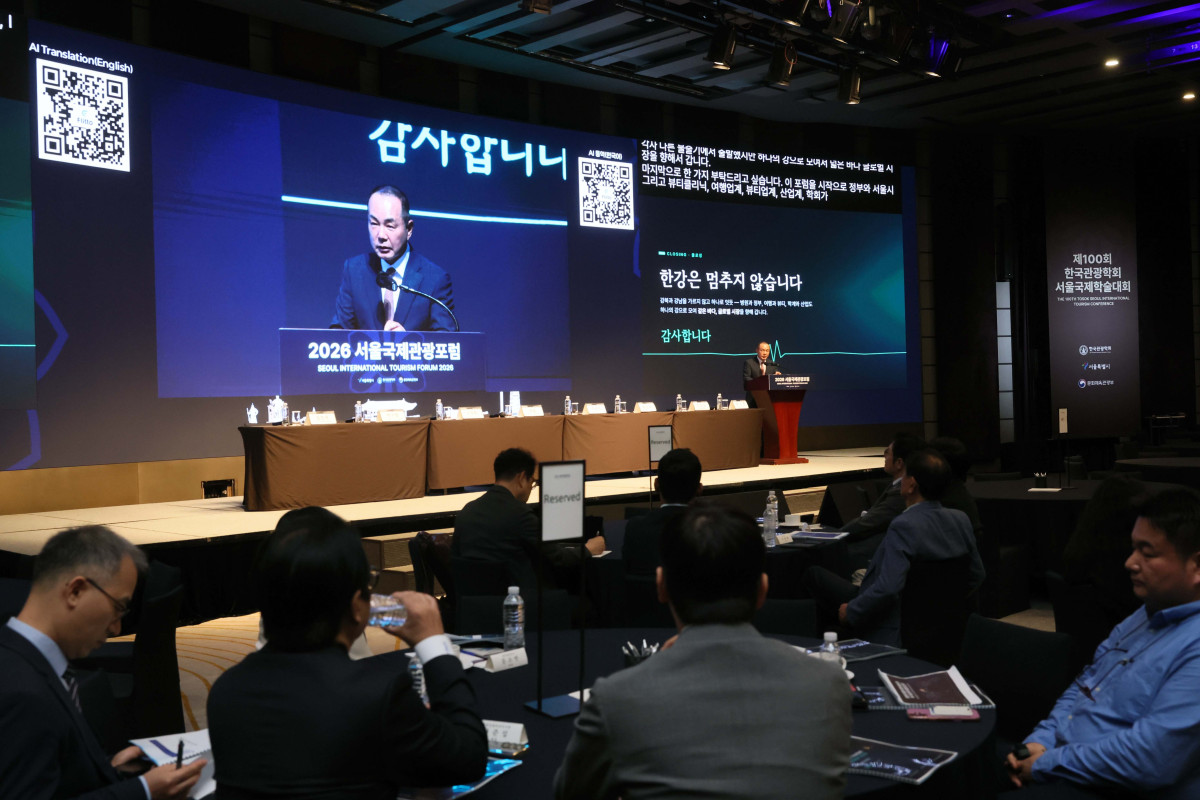 ▲김진국 한국의료관광진흥협회 회장이 2일 서울 중구 웨스틴조선호텔에서 열린 ‘서울의료관광정책포럼’에서 환영사를 하고 있다. ‘대한민국 의료관광의 글로벌 경쟁력 제고’를 주제로 한국의료관광진흥협회(KMTPA)가 주최한 서울의료관광정책포럼은 ‘제100회 한국관광학회 서울국제학술대회 & 2026 서울국제관광포럼’의 특별세션으로 진행됐다. 신태현 기자 holjjak@