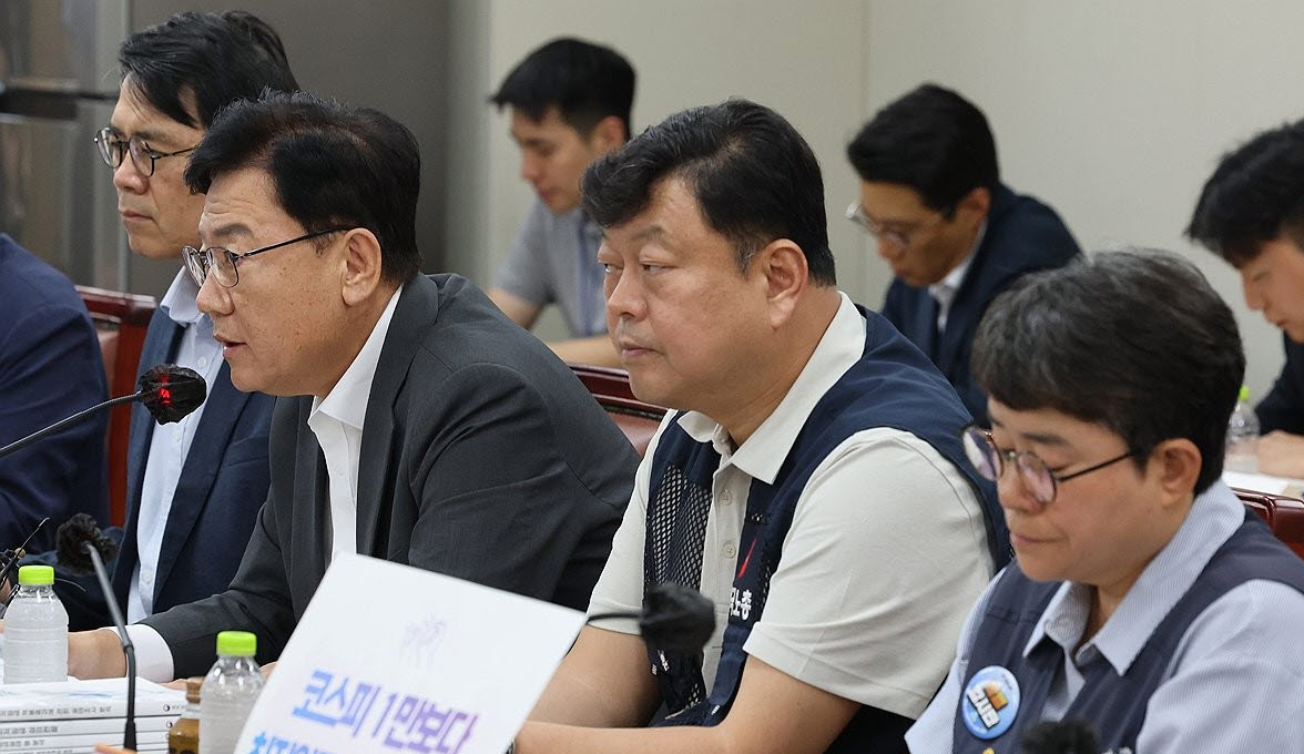▲2일 정부세종청사 최저임금위원회에서 열린 제11차 전원회의에서 사용자위원인 류기정 한국경영자총협회(경총) 전무가 발언하고 있다. (사진제공=연합뉴스)