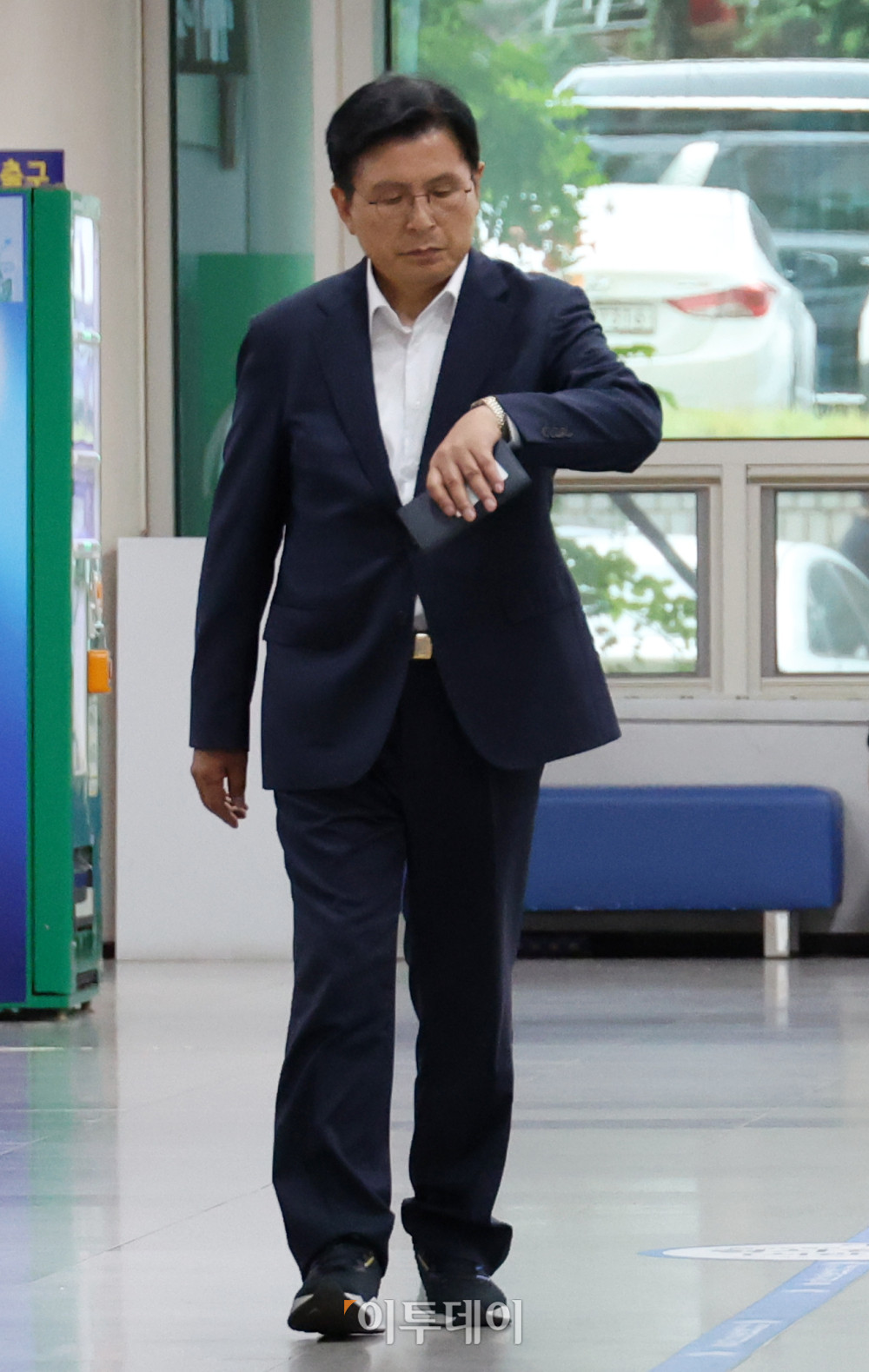 ▲12·3 비상계엄 선포와 관련해 내란선동 등 혐의로 기소된 황교안 자유와혁신 대표(전 국무총리)가 2일 서울 서초구 서울중앙지법에서 열린 1차공판에 출석하고 있다. 고이란 기자 photoeran@
