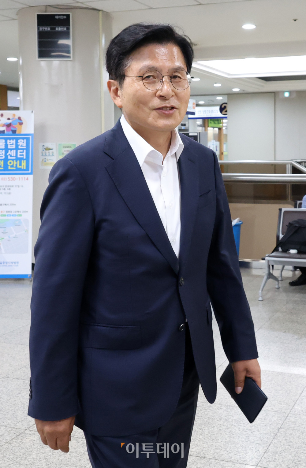 ▲12·3 비상계엄 선포와 관련해 내란선동 등 혐의로 기소된 황교안 자유와혁신 대표(전 국무총리)가 2일 서울 서초구 서울중앙지법에서 열린 1차공판에 출석하고 있다. 고이란 기자 photoeran@