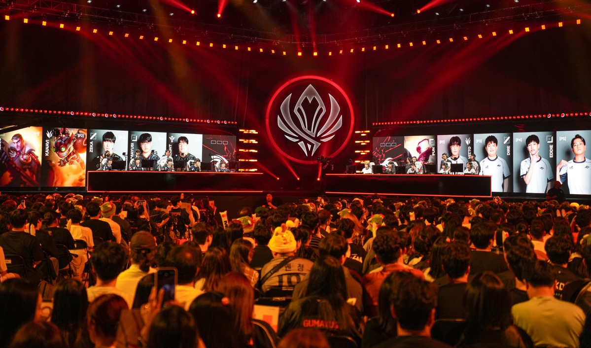 ▲3일 대전 유성구 대전컨벤션센터(DCC) 제2전시장에서 열린 리그 오브 레전드(LoL) 국제대회 미드 시즌 인비테이셔널(MSI) 브래킷 스테이지에서 한화생명e스포츠와 팀 시크릿 웨일즈(TSW)가 1세트 밴픽(선택과 금지)을 하고 있다. (연합뉴스)