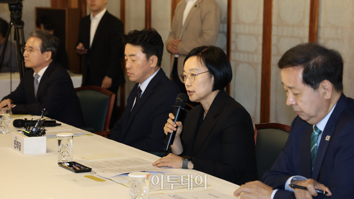 ▲한성숙 국무총리가 5일 서울 삼청동 국무총리 서울공관에서 열린 고위당정협의회에서 발언을 하고 있다. 고이란 기자 photoeran@