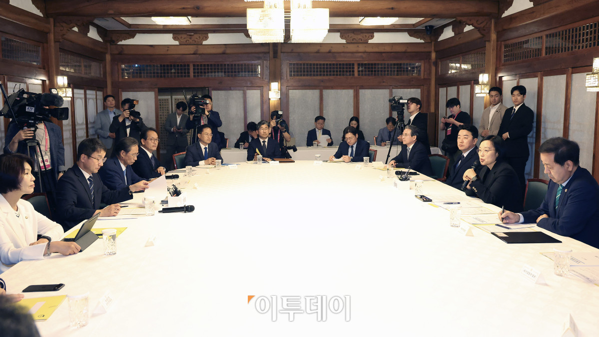 ▲한성숙 국무총리가 5일 서울 삼청동 국무총리 서울공관에서 열린 고위당정협의회에서 발언을 하고 있다. 고이란 기자 photoeran@