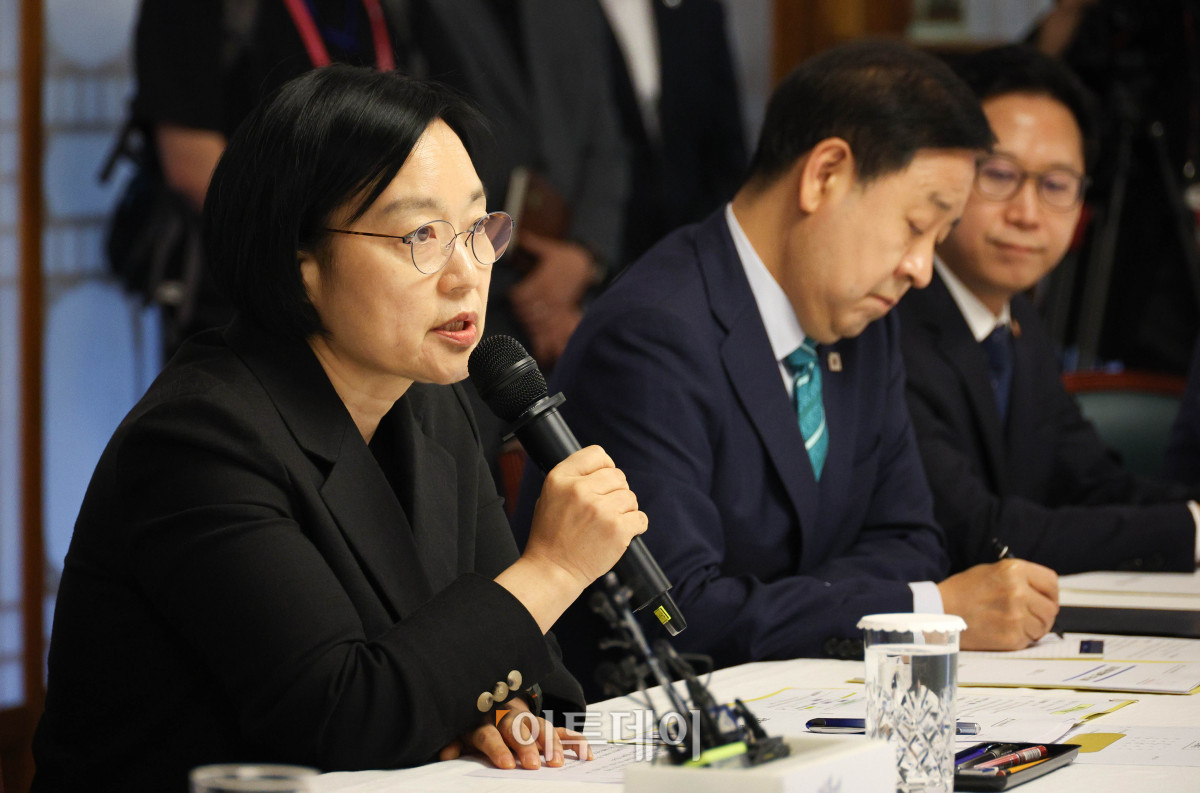 ▲한성숙 국무총리가 5일 서울 삼청동 국무총리 서울공관에서 열린 고위당정협의회에서 발언을 하고 있다. 고이란 기자 photoeran@