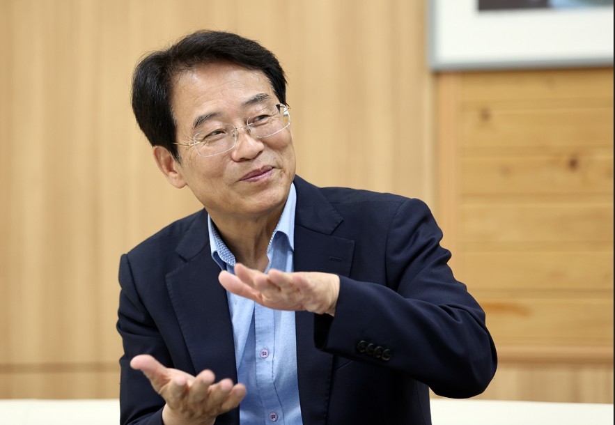 ▲민선9기 청사진 제시하는 강진원 장진군수. (사진제공=강진군)