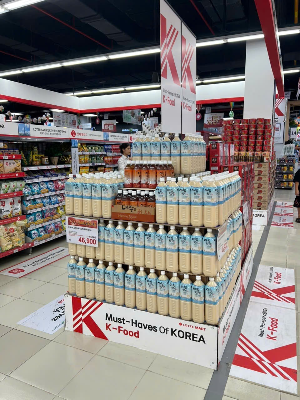 ▲아침햇살 베트남 현지 매대 이미지 (사진제공=웅진식품)
