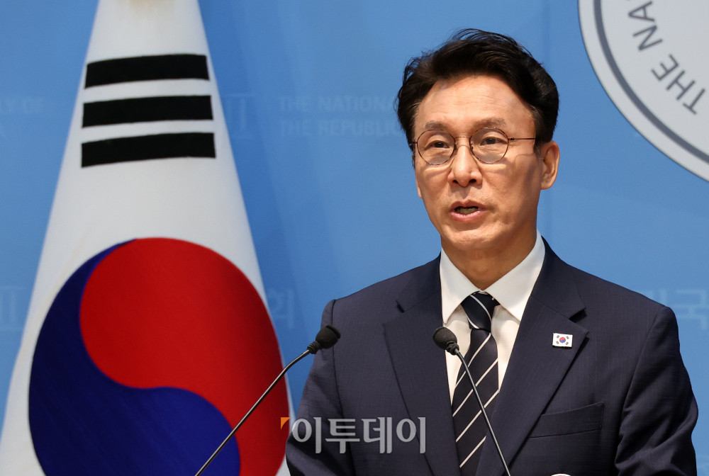 ▲김민석 전 국무총리가 6일 서울 여의도 국회 소통관에서 더불어민주당 대표 선거 출마선언을 하고 있다. 고이란 기자 photoeran@