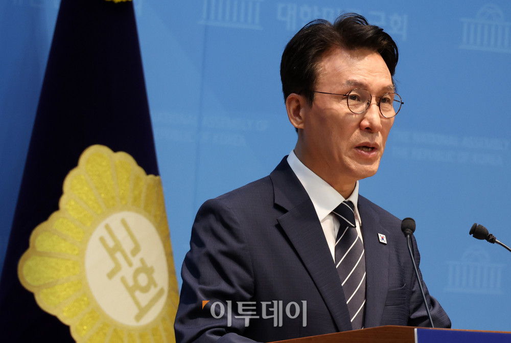 ▲김민석 전 국무총리가 6일 서울 여의도 국회 소통관에서 더불어민주당 대표 선거 출마선언을 하고 있다. 고이란 기자 photoeran@