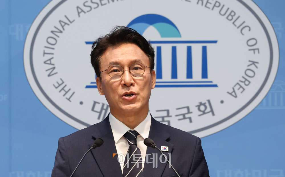 ▲김민석 전 국무총리가 6일 서울 여의도 국회 소통관에서 더불어민주당 대표 선거 출마선언을 하고 있다. 고이란 기자 photoeran@