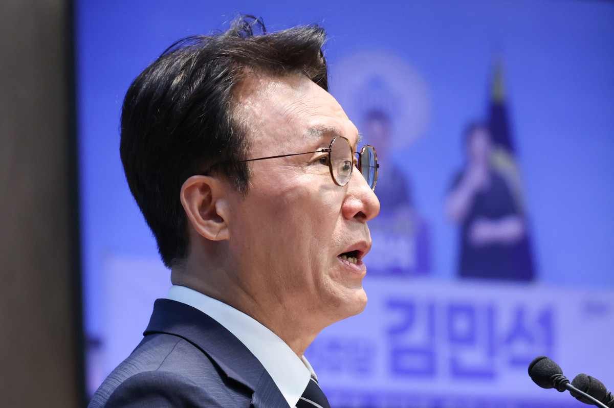 ▲더불어민주당 당권주자인 김민석 전 국무총리가 6일 국회 소통관에서 당 대표 출마 선언 기자회견을 하고 있다. 사진=연합뉴스