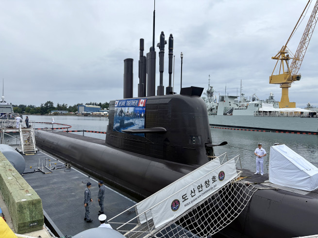▲<YONHAP PHOTO-4114> 캐나다 해군기지 정박한 도산안창호함 (빅토리아=연합뉴스) 권영전 특파원 = 25일(현지시간) 캐나다 빅토리아 에스퀴몰트 해군기지 부두에 국산 잠수함으로는 처음으로 태평양을 횡단한 도산안창호함이 정박해 있다. 2026.5.26 comma@yna.co.kr/2026-05-26 13:26:34/<저작권자 ⓒ 1980-2026 ㈜연합뉴스. 무단 전재 재배포 금지, AI 학습 및 활용 금지>
