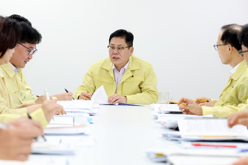 ▲조지훈 전주시장이 민선9기 첫 간부회의에서 시민 안전을 위협하는 현장민원에 대한 신속 대응을 주문하고 있다. (사진제공=전주시)