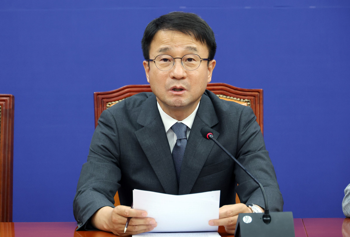 ▲더불어민주당 한병도 당 대표 직무대행 및 원내대표가 7일 국회에서 열린 원내대책회의에서 발언하고 있다. 사진=연합뉴스