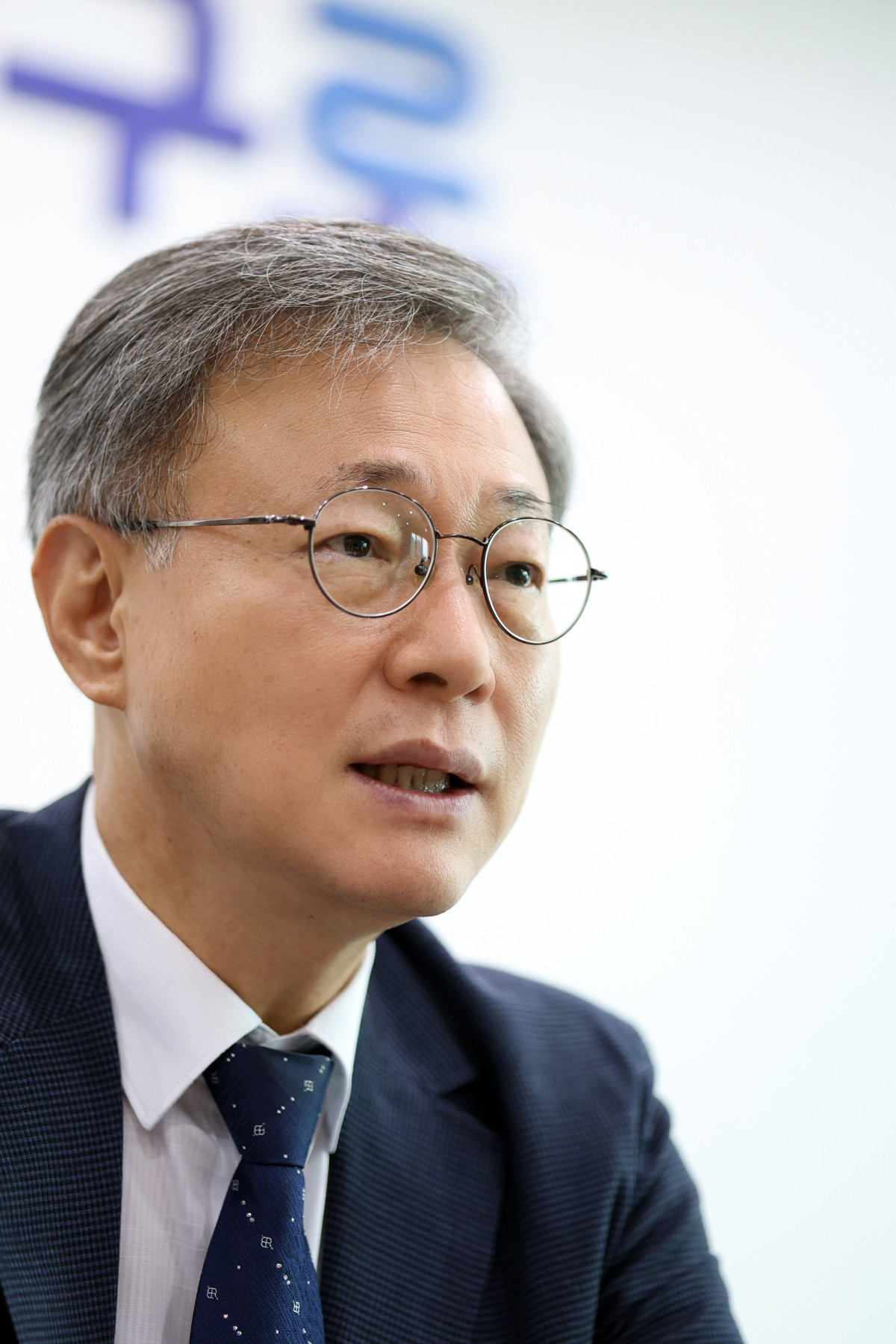 ▲장인홍 서울특별시 구로구청장이 7일 구청장 집무실에서 본지와 인터뷰를 갖고 있다. (사진 제공 = 서울 구로구)