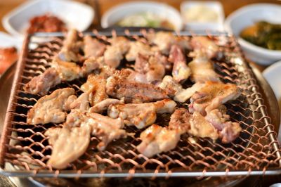 ▲참숯에 구워낸 광양 닭숯불구이. (사진제공=광양시)