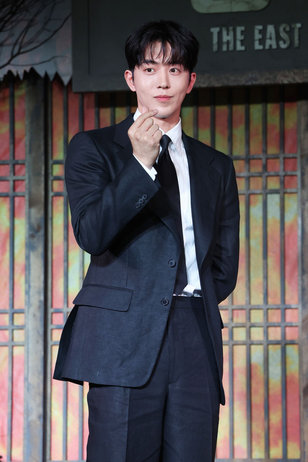 ▲배우 남주혁이 8일 서울 영등포구 페어몬트 앰배서더에서 열린 넷플릭스 시리즈 '동궁' 제작발표회에서 포즈를 취하고 있다. (연합뉴스)