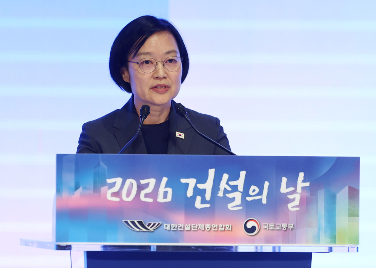 ▲한성숙 국무총리가 9일 강남구 건설회관에서 열린 ‘건설의 날’ 기념식에서 축사를 하고 있다. (연합뉴스)
