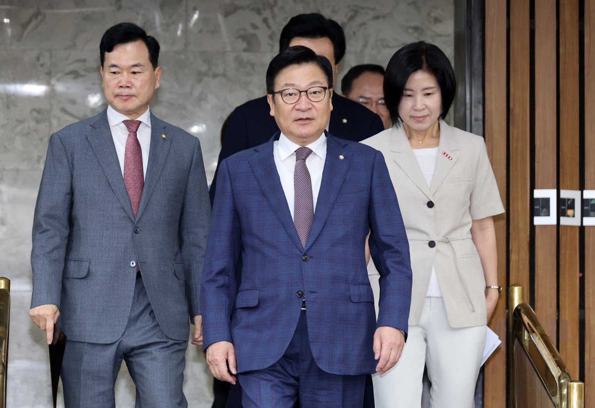 ▲국민의힘 정점식 원내대표가 10일 국회에서 열린 원내대책회의에 입장하고 있다. (연합뉴스)