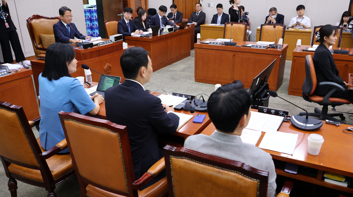 ▲김승원 소위원장이 10일 국회에서 열린 법제사법위원회 법안심사1소위원회에서 의사 진행을 하고 있다. 사진=연합뉴스