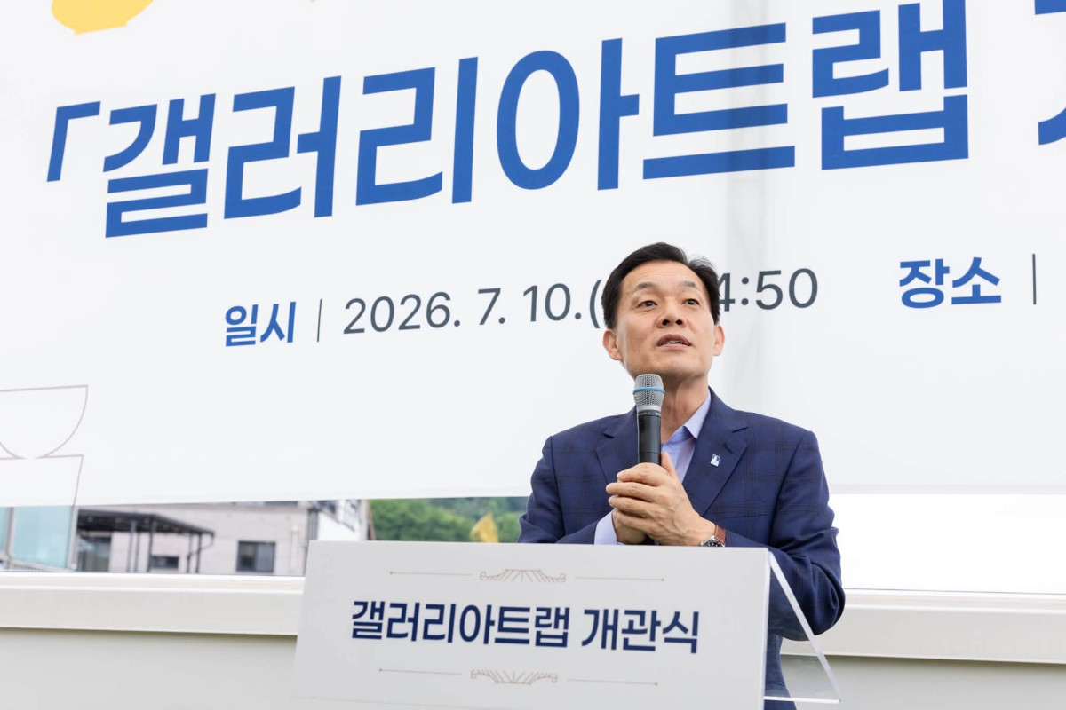 ▲이재준 수원특례시장이 7월 10일 열린 '갤러리 아트랩' 개관식에서 인사말을 하고 있다. (이재준 수원시장 페이스북 캡처)