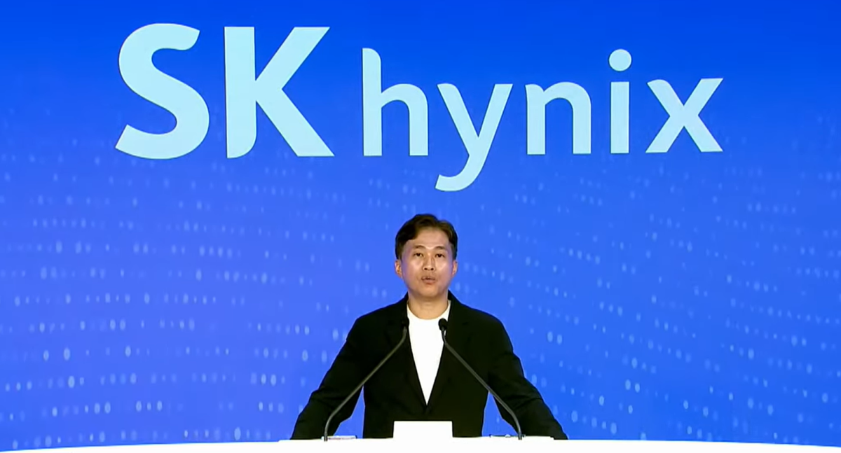 ▲곽노정 SK하이닉스 대표이사 사장이 10일(현지시간) 미국 뉴욕 나스닥 마켓사이트에서 열린 미국주식예탁증서(ADR) 상장 기념식에서 연설하고 있다. (SK하이닉스 유튜브 캡쳐)