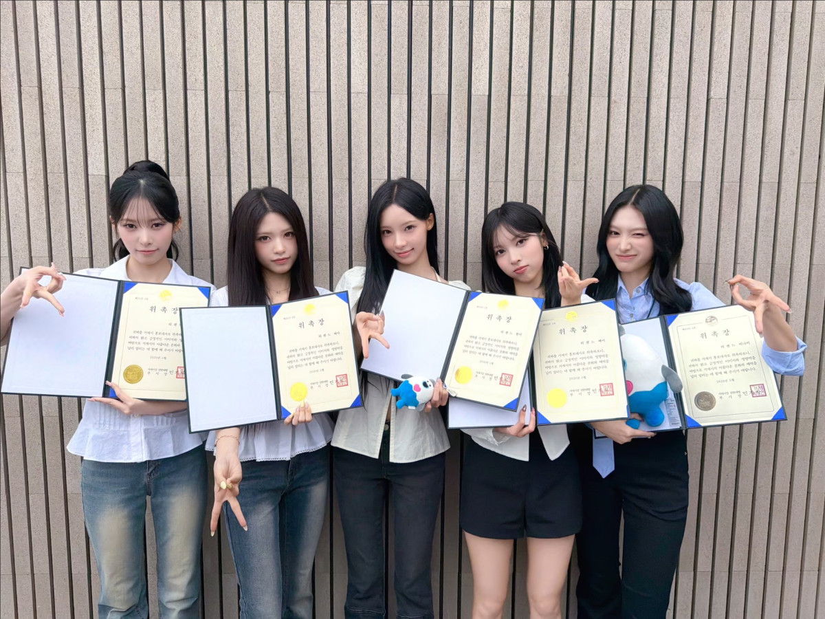 ▲거제시 홍보대사가 된 리센느. (출처=거제시)