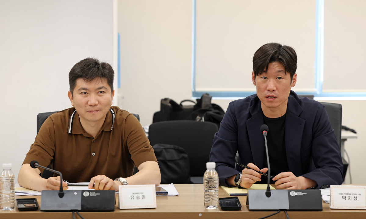 ▲K-축구 혁신위원회 공동위원장인 박지성 국제축구연맹(FIFA) 분과위원회 위원이 13일 서울 종로구 국립현대미술관 서울관에서 열린 혁신위 2차 회의에서 발언하고 있다.(사진=문화체육관광부 제공) (뉴시스)