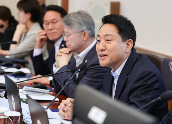 ▲오세훈 서울시장이 14일 청와대에서 이재명 대통령 주재로 열린 국무회의에서 자료제출 관련 발언을 하고 있다. (연합뉴스)