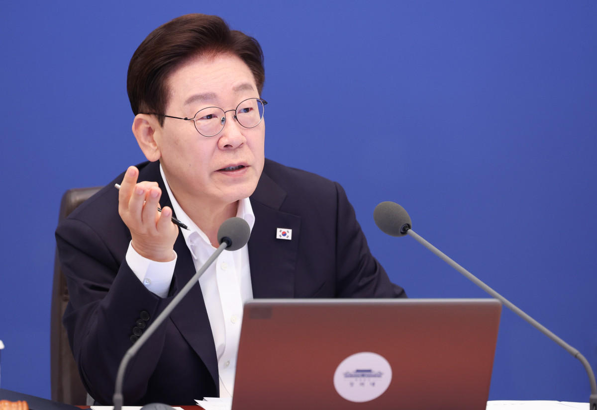▲이재명 대통령이 14일 청와대에서 열린 국무회의에서 발언하고 있다. (연합뉴스)