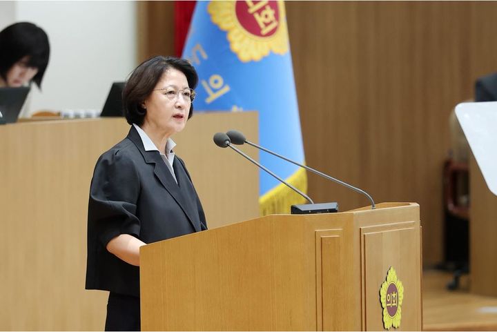 ▲추미애 경기도지사가 7월 14일 경기도의회 제392회 임시회 제2차 본회의에서 민선 9기 첫 도정업무보고 연설을 통해 공정·혁신·포용의 3대 도정 기조를 밝히고 있다. (경기도)