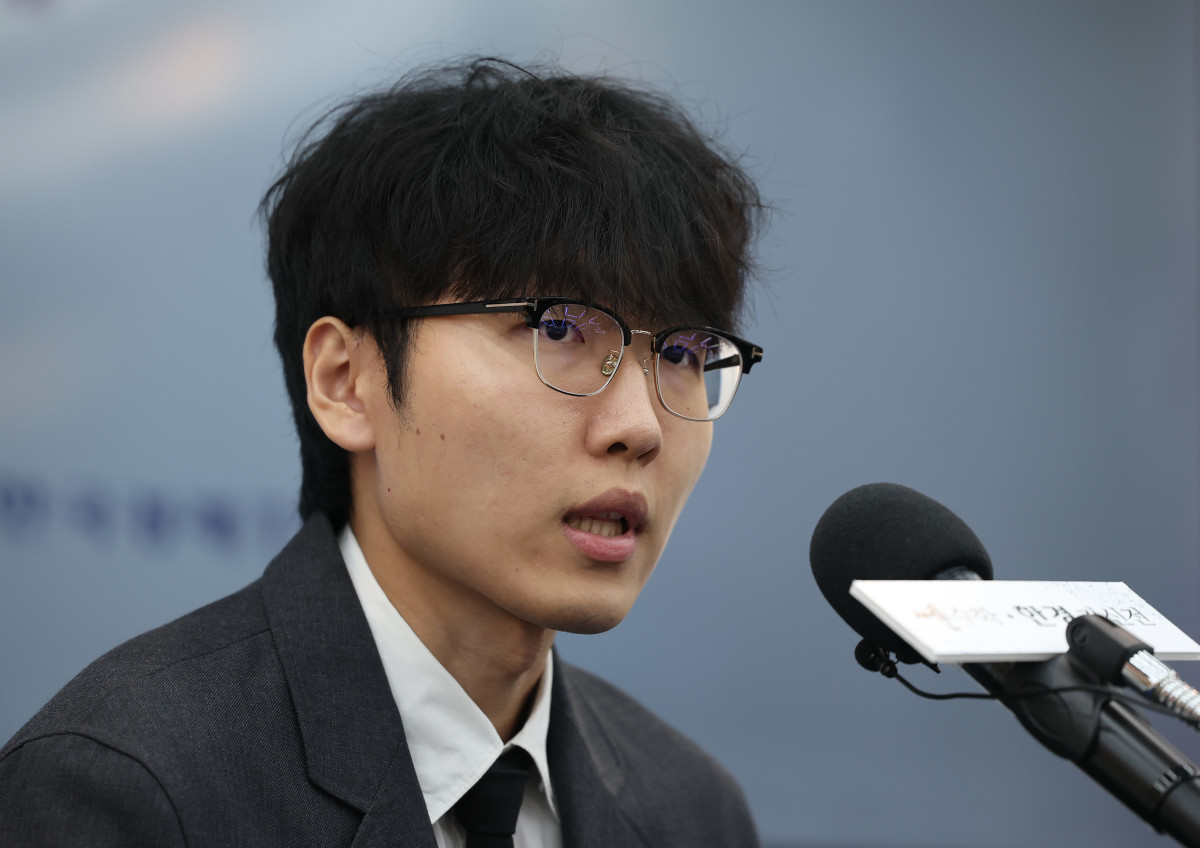▲신진서 9단이 14일 서울 성동구 한국기원에서 열린 쎈수학·한경 기신전 기자회견에서 취재진의 질문에 답하고 있다. (연합뉴스)