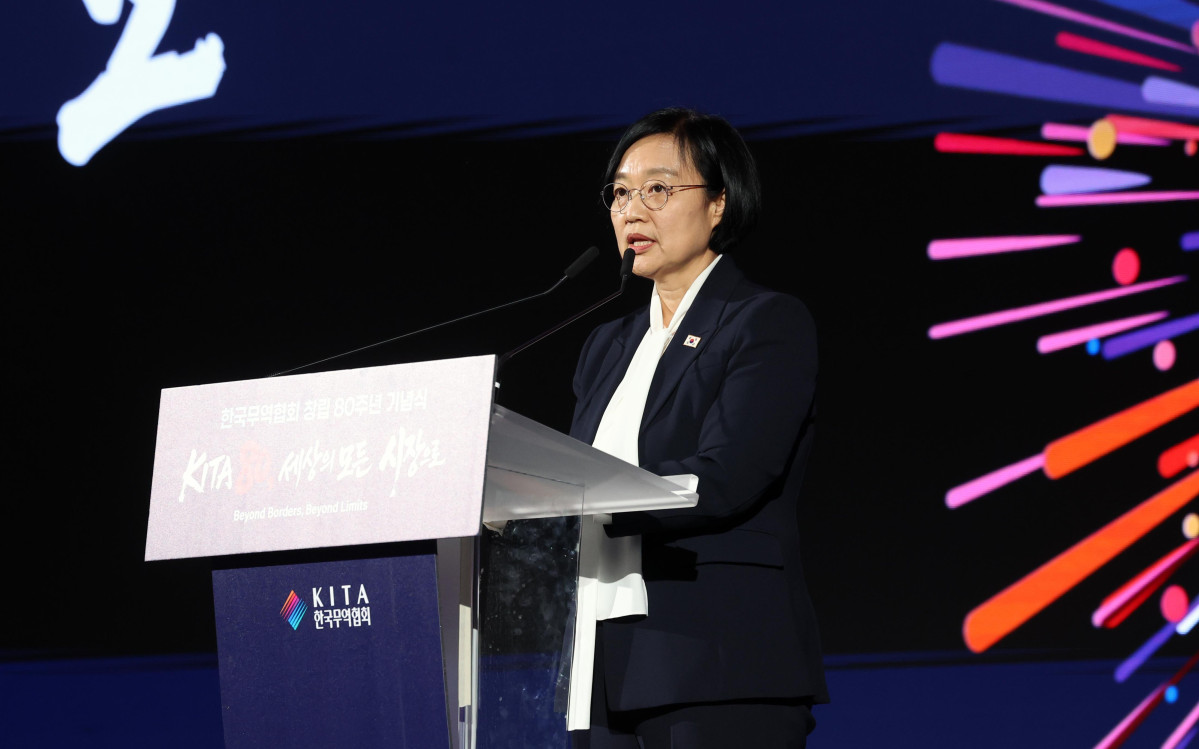 ▲한성숙 국무총리가 14일 서울 강남구 코엑스에서 열린 한국무역협회 창립 80주년 기념식에서 기념사를 하고 있다. 신태현 기자 holjjak@