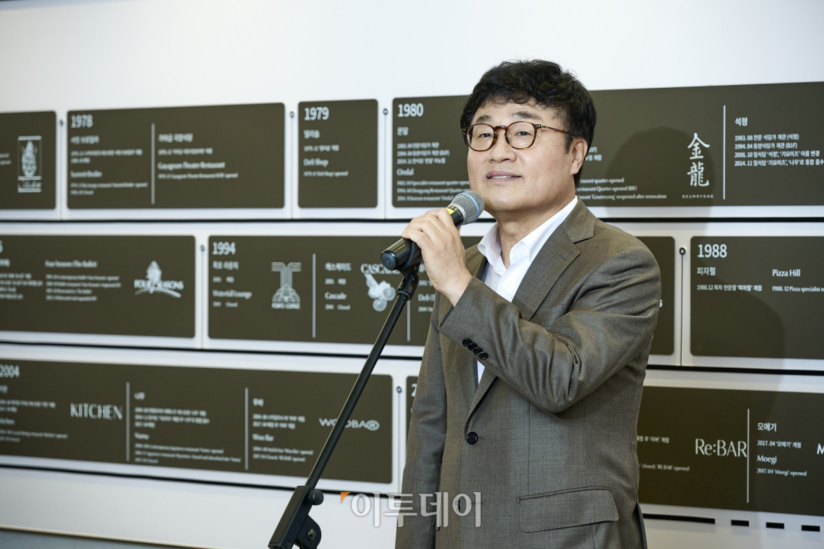 ▲워커힐 호텔앤리조트 현몽주 대표가 워커힐 스토리 라운지 오픈을 기념해 환영사를 하고 있다. 사진제공 =워커힐 호텔앤리조트