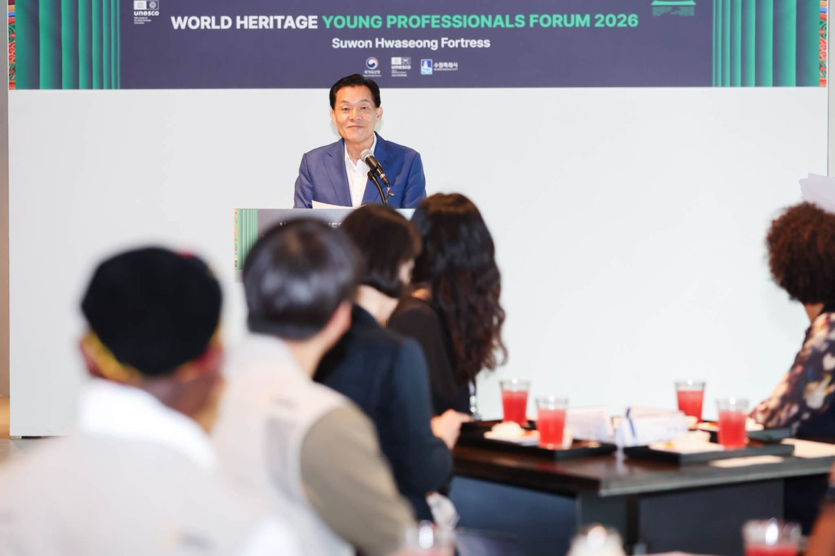 ▲이재준 수원특례시장이 15일 수원화성에서 열린 '2026 세계유산 청년전문가 포럼'에서 환영사를 하고 있다. 이번 포럼은 제48차 유네스코 세계유산위원회 사전 행사로 마련됐다. (이재준 수원시장 페이스북 캡처)
