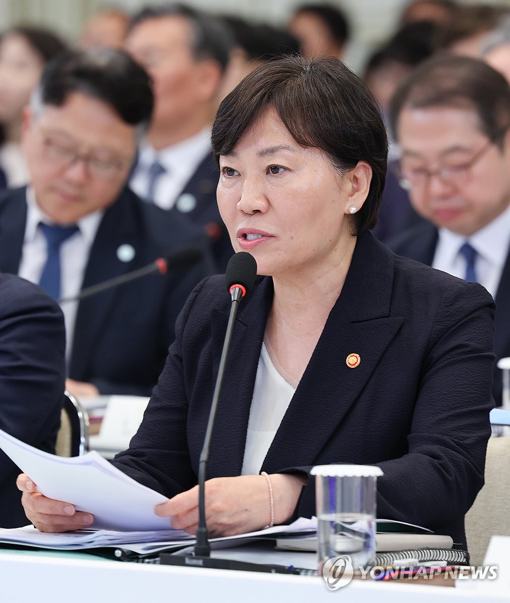 ▲송미령 농림축산식품부 장관이 16일 청와대 영빈관에서 열린 이재명 대통령 주재 부처 업무보고에서 보고하고 있다. (청와대통신사진기자단)