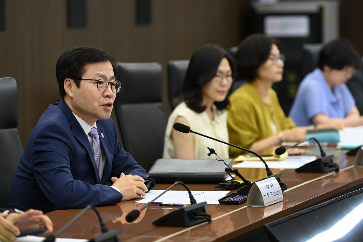 ▲여한구 산업통상부 통상교섭본부장이 13일 서울 중구 대한상공회의소에서 열린 제58차 통상추진위원회를 주재하고 있다. (연합뉴스)