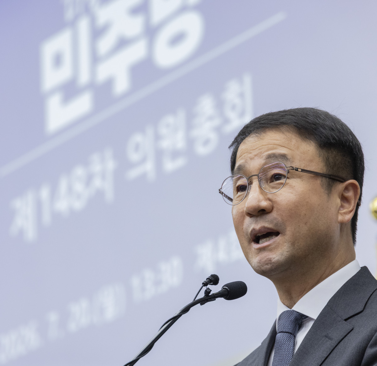 ▲더불어민주당 한병도 당 대표 직무대행 겸 원내대표가 20일 국회에서 열린 의원 총회에서 발언하고 있다. 사진=연합뉴스
